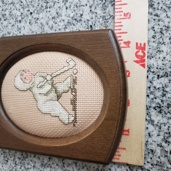 VTG‎ Set OF 2 Unique Shaped Wood Framed Handmade Cross Stitch Snow Babies - Picture 8 of 9